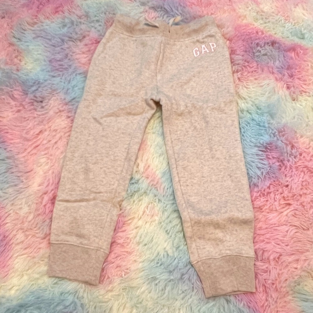 GAP size 4T girl’s sweatpants in heather sand